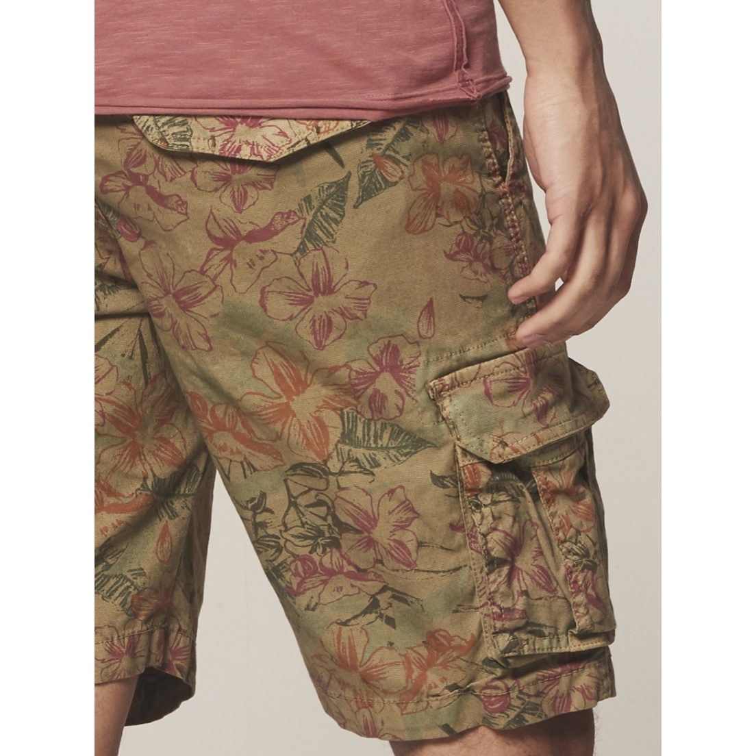 ШОРТЫ DSTREZZED COMBAT SHORTS CAMO FLOWER FINE DOBBY KHAKI фото 3
