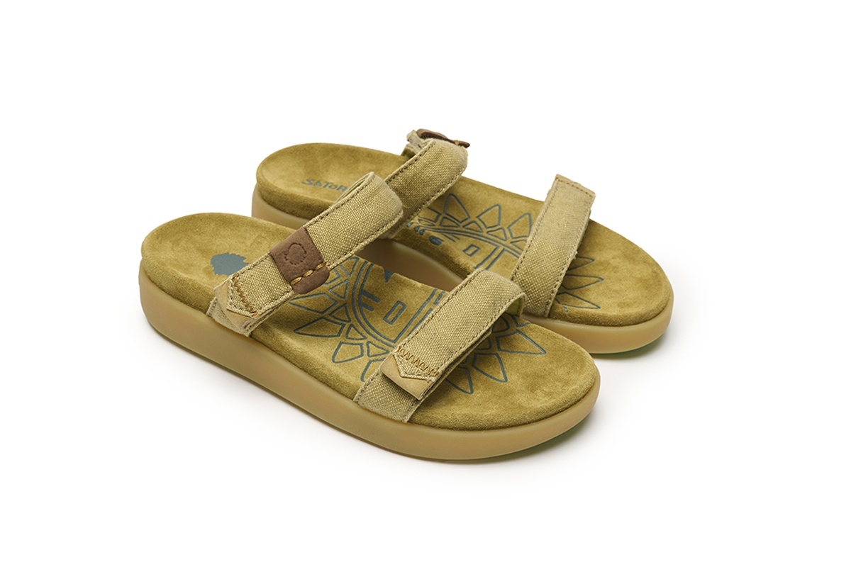 Томскіде жыныстық қатынасқа түскен әйел Өте әдемі атлетикалық аққұбаларды трахает